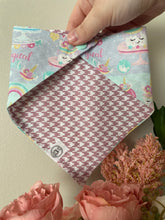 Charger l'image dans la galerie, Preloved Unicorn/Cake Bandana (12”)