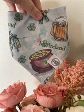 Charger l'image dans la galerie, Preloved St. Patrick’s Day Bandana (10”)