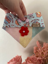 Charger l'image dans la galerie, Preloved Cat Bandana (10-11”)