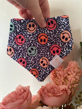 Charger l'image dans la galerie, Preloved Smiley Bandana (10”)