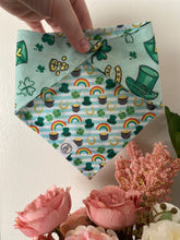 Charger l'image dans la galerie, Preloved St. Patrick’s Day Bandana (12”)