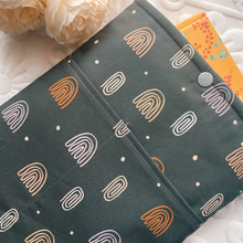 Charger l'image dans la galerie, Iridian Book Sleeve (Medium)