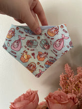 Charger l'image dans la galerie, Preloved Cat Bandana (10-11”)
