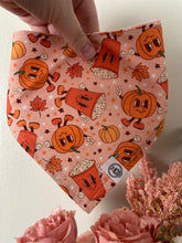 Charger l'image dans la galerie, Preloved Pumpkin Spice Bandana (12”)
