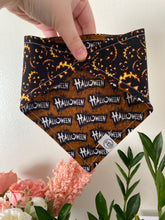 Charger l'image dans la galerie, Preloved Halloween Bandana (12”)
