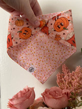 Charger l'image dans la galerie, Preloved Pumpkin Spice Bandana (12”)

