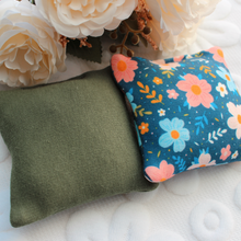 Charger l&#39;image dans la galerie, Organic Catnip Pillows (3/$15)
