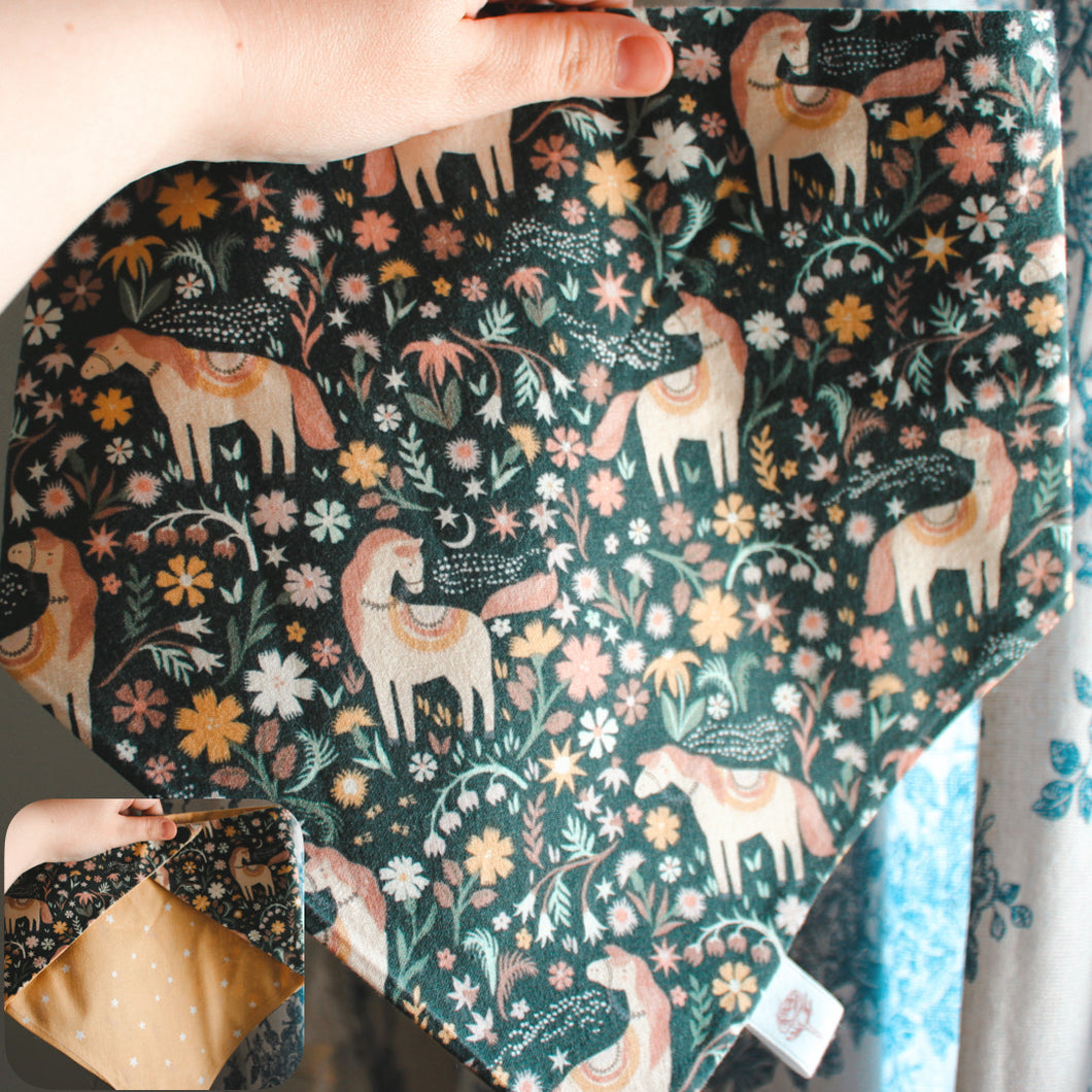 Preloved White Rose Co. Horses Bandana (17-19